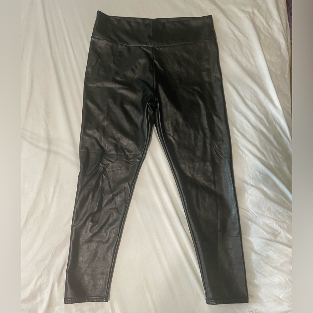 Shiny leggings